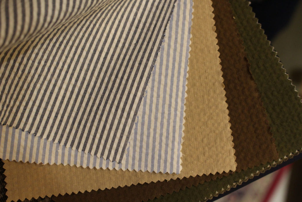 カジュアル　ストレッチ素材