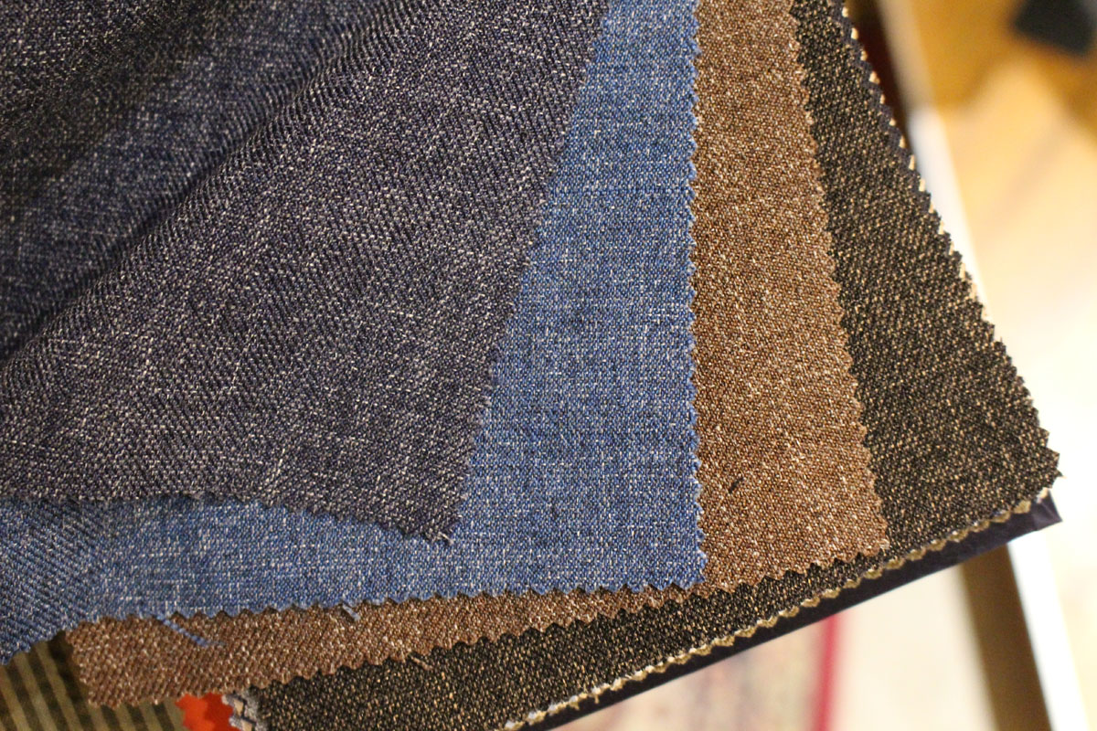 カジュアル　ストレッチ素材